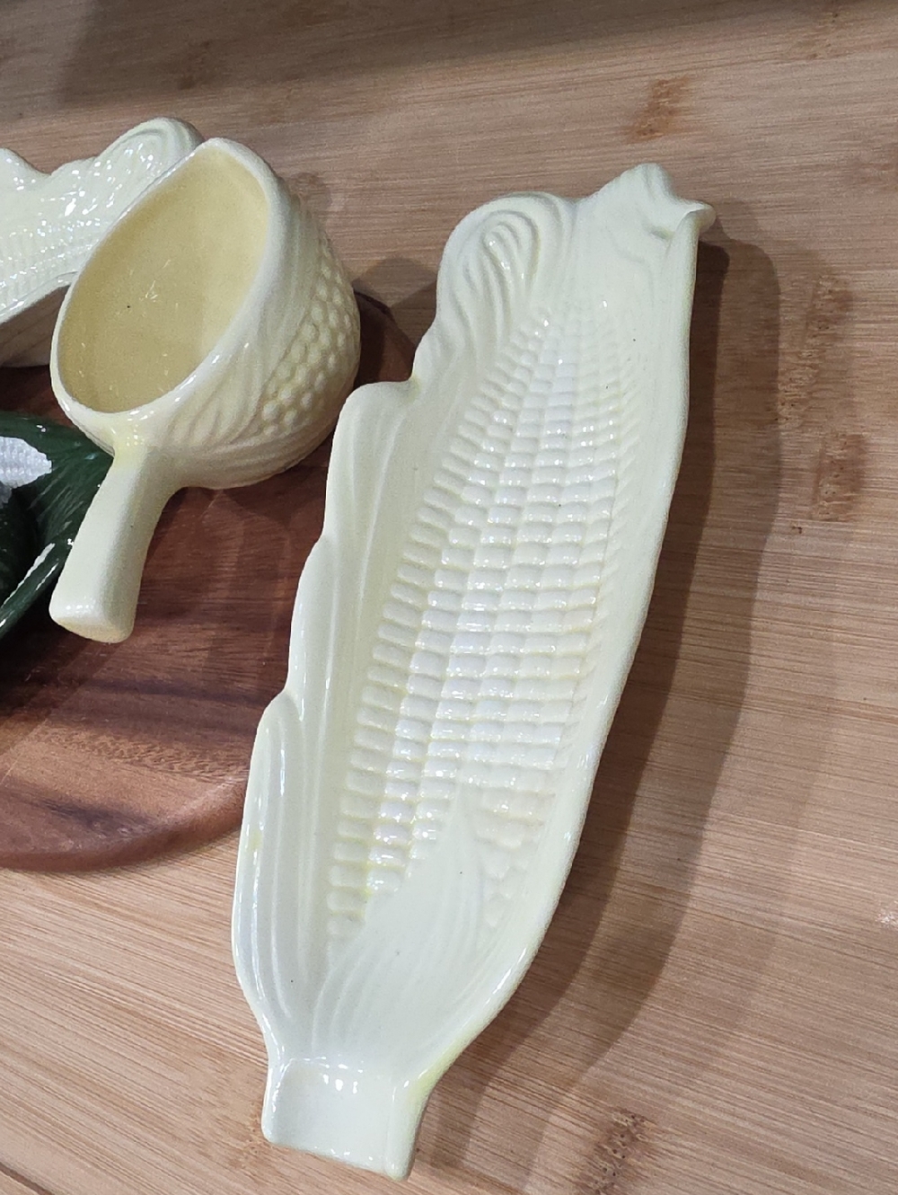 🌽Corn-Inspired Green and Whiteish Salt and Pepper. Corn Holders Better Server. - Picture 5 of 11